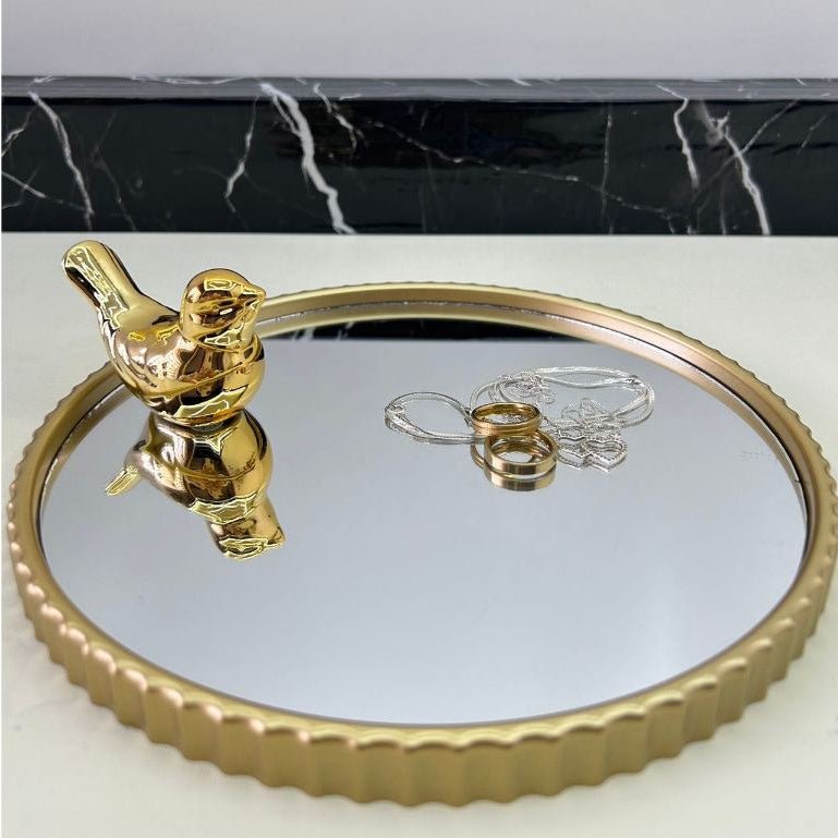 Bandeja Espelhada Dourada – Sofisticação e Versatilidade para Sua Decoração! - LK House