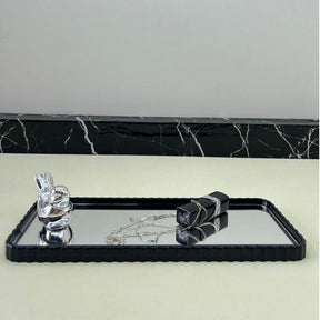 Bandeja Espelhada Dourada – Sofisticação e Versatilidade para Sua Decoração! - LK House